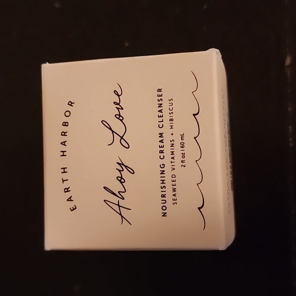 Earth Harbor Ahoy Love Cleanser
